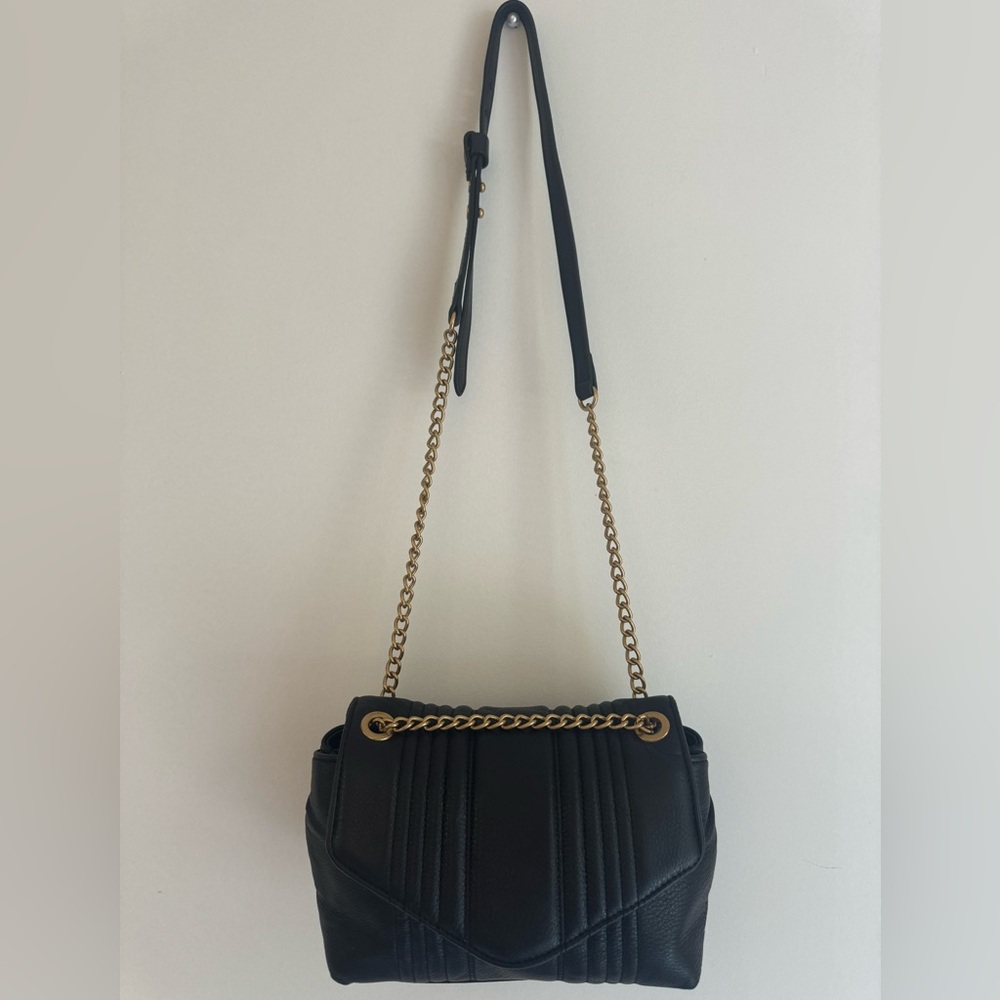 & Other Stories Black Leather Curved Chain Handbag